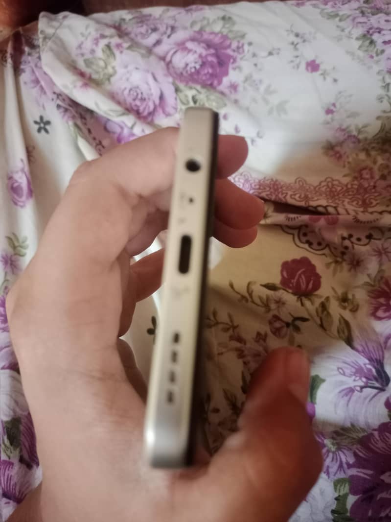 Realme C71 3