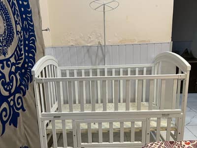 Zubaidas Wooden Baby cot