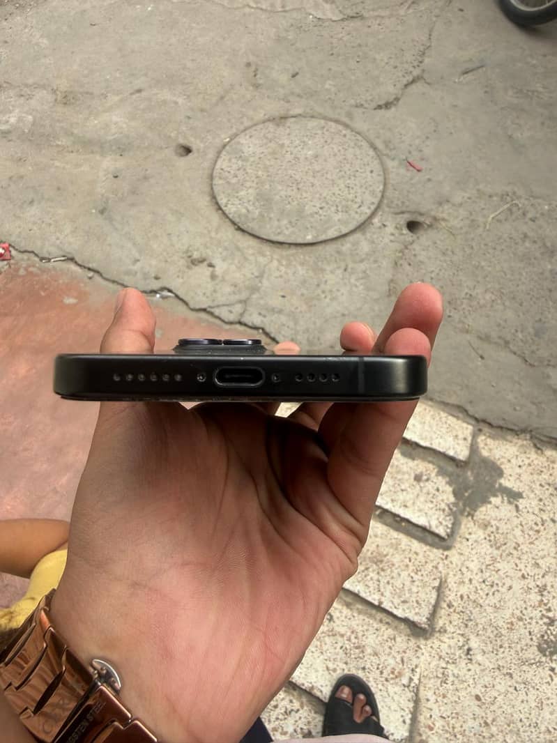 Apple iPhone 15 Pro Max 1