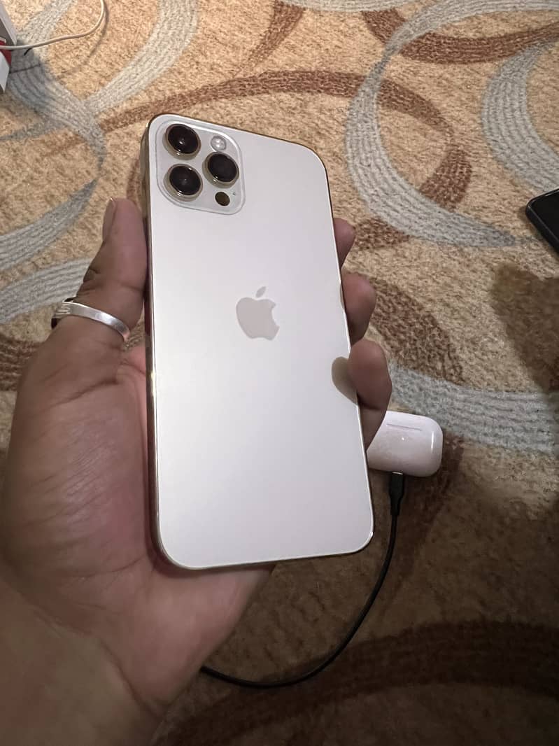 Apple iPhone 12 Pro Max 4