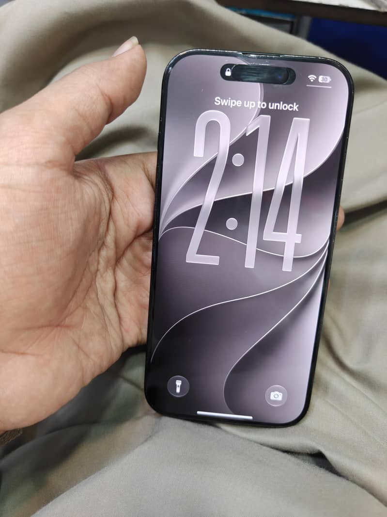 Apple iPhone 16 Pro jv 4