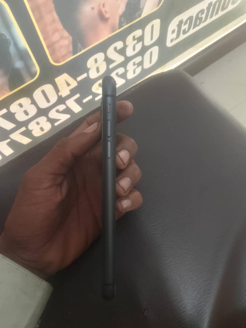 Apple iPhone 11 2