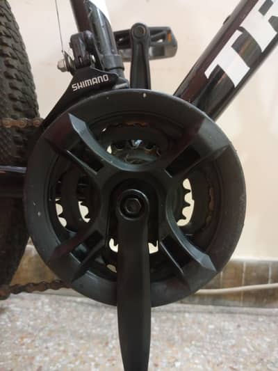 26 INCH IMPORTED (TRIOJET) GEAR CYCLE 3 MONTHS USED 03126388507
