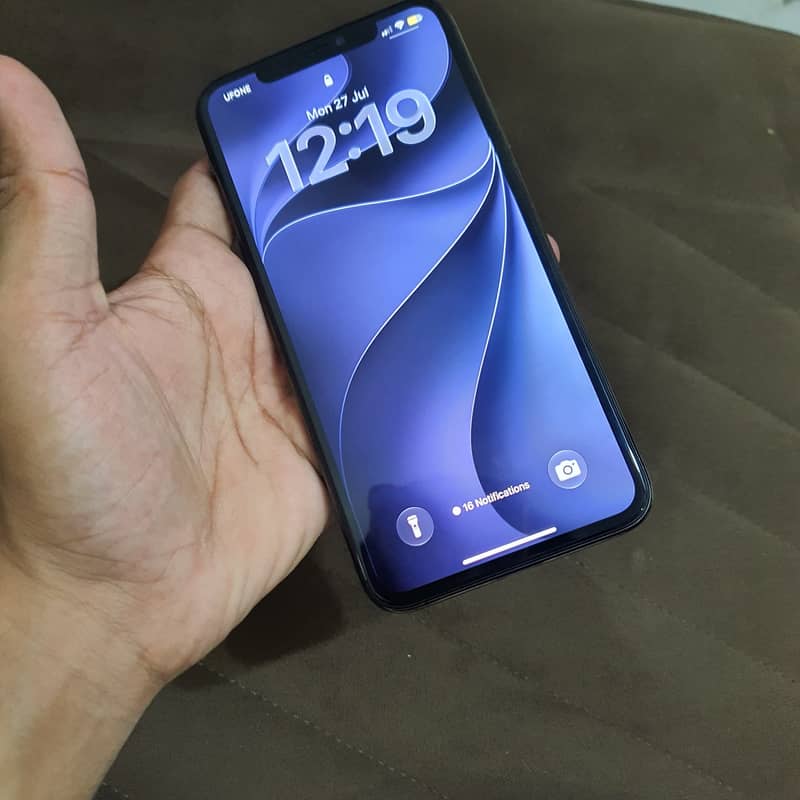 Apple iPhone 11 Pro Max 2