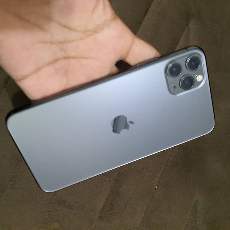 Apple iPhone 11 Pro Max 3