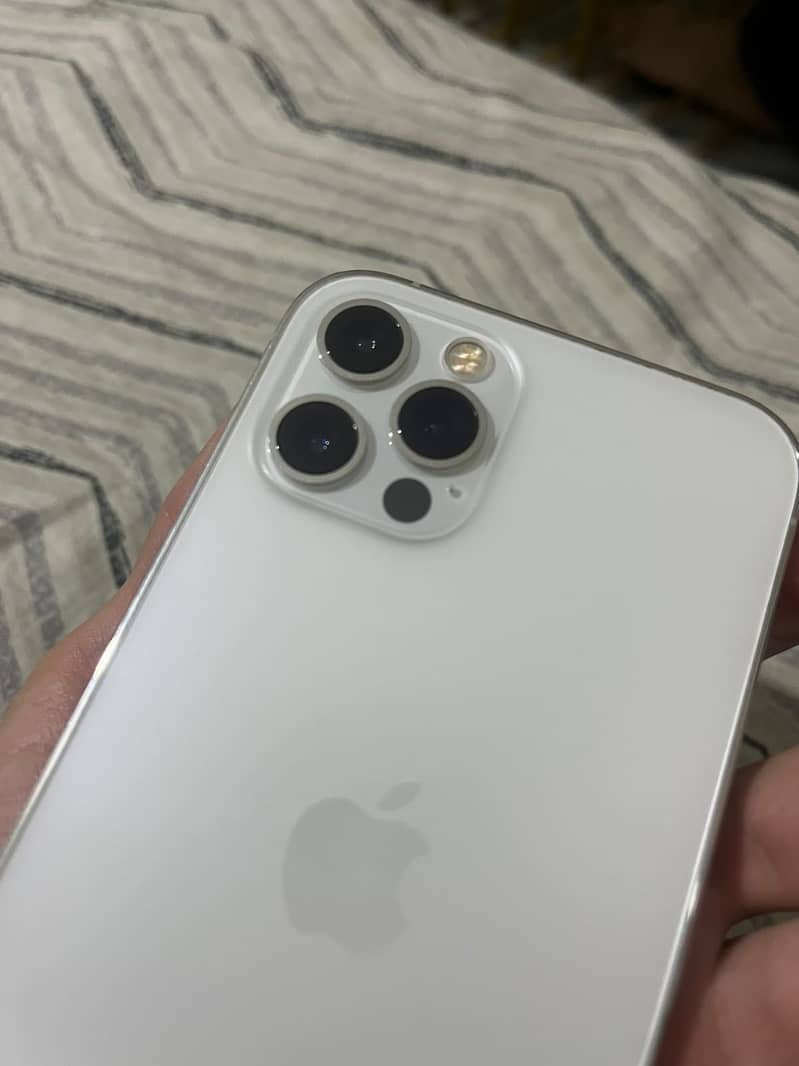 Apple iPhone 12 Pro 3