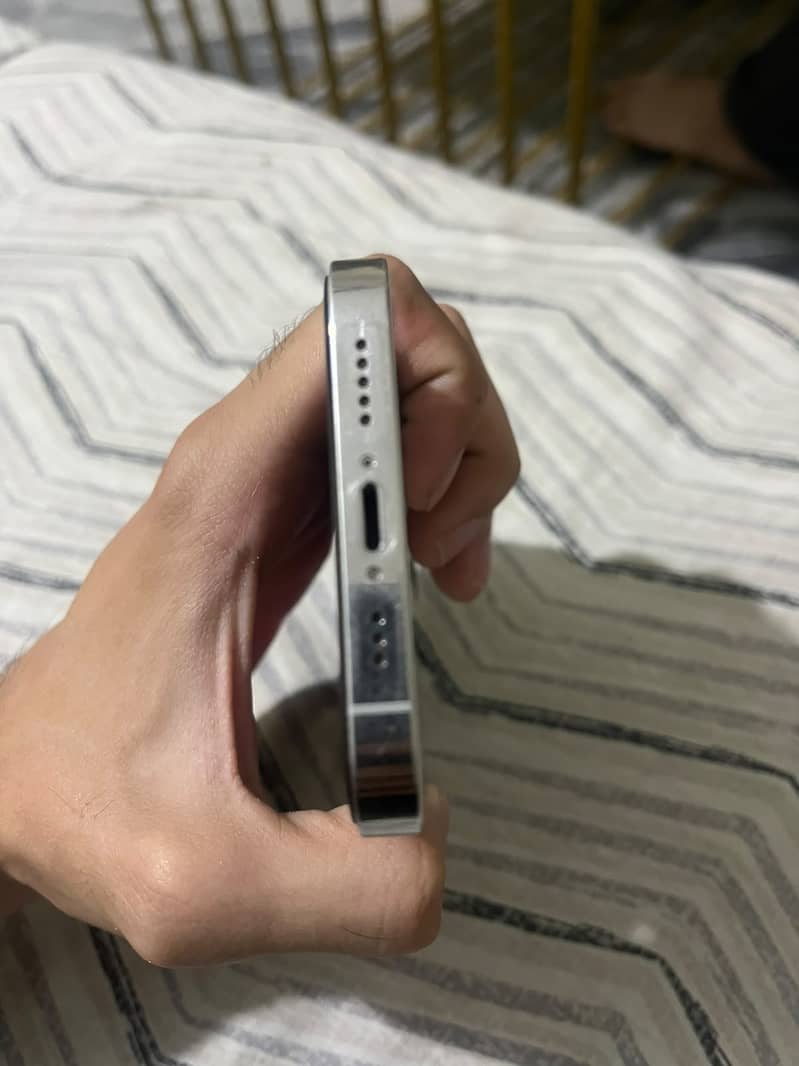 Apple iPhone 12 Pro 4