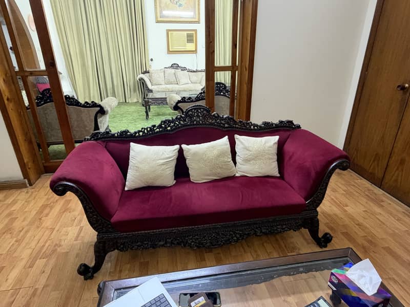 Sofas and chairs 3