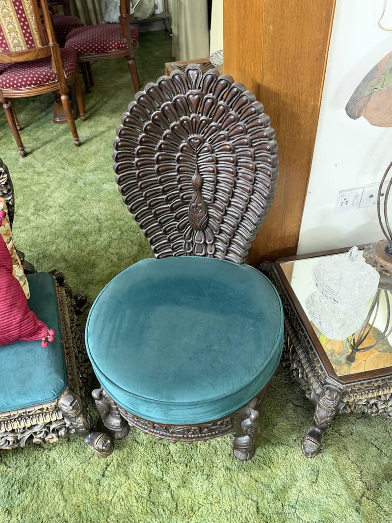 Sofas and chairs 4