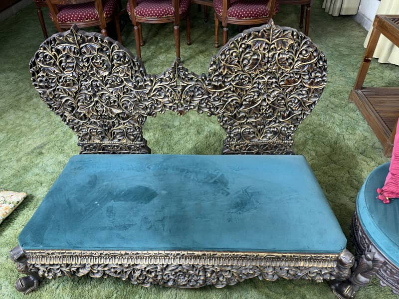 Sofas and chairs 8