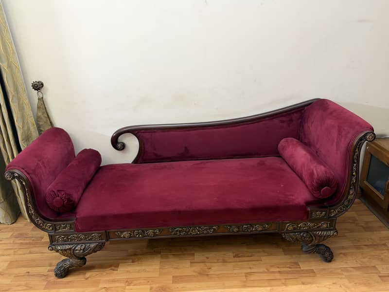 Sofas and chairs 11