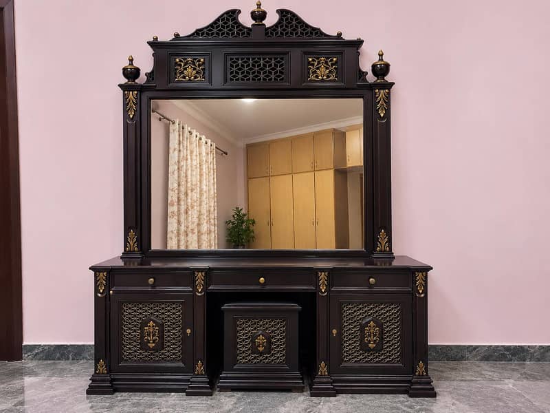 Bed, sidetables, dressing table, showcase 1