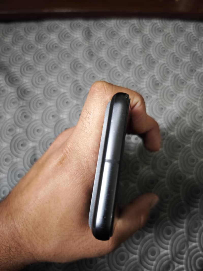 Google Pixel 8 4