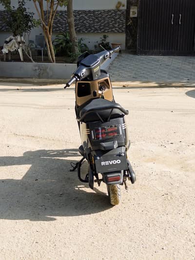 Revoo A11 electric bike 2026 model