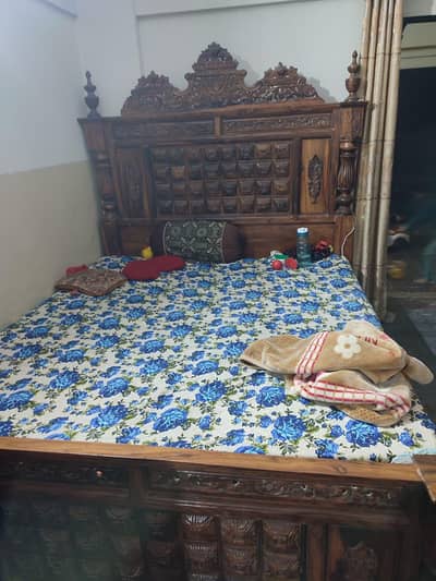 Crown Style Bed with Furniture Set for Sale