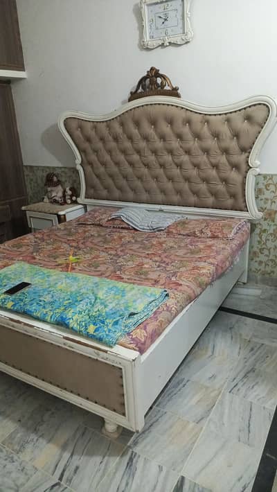 Deco King Size bed set | Dressing table +2 Side tables+ Showcase