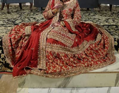 Beautiful Bridal Wedding Dress for Sale – Worn Only for Few Hours