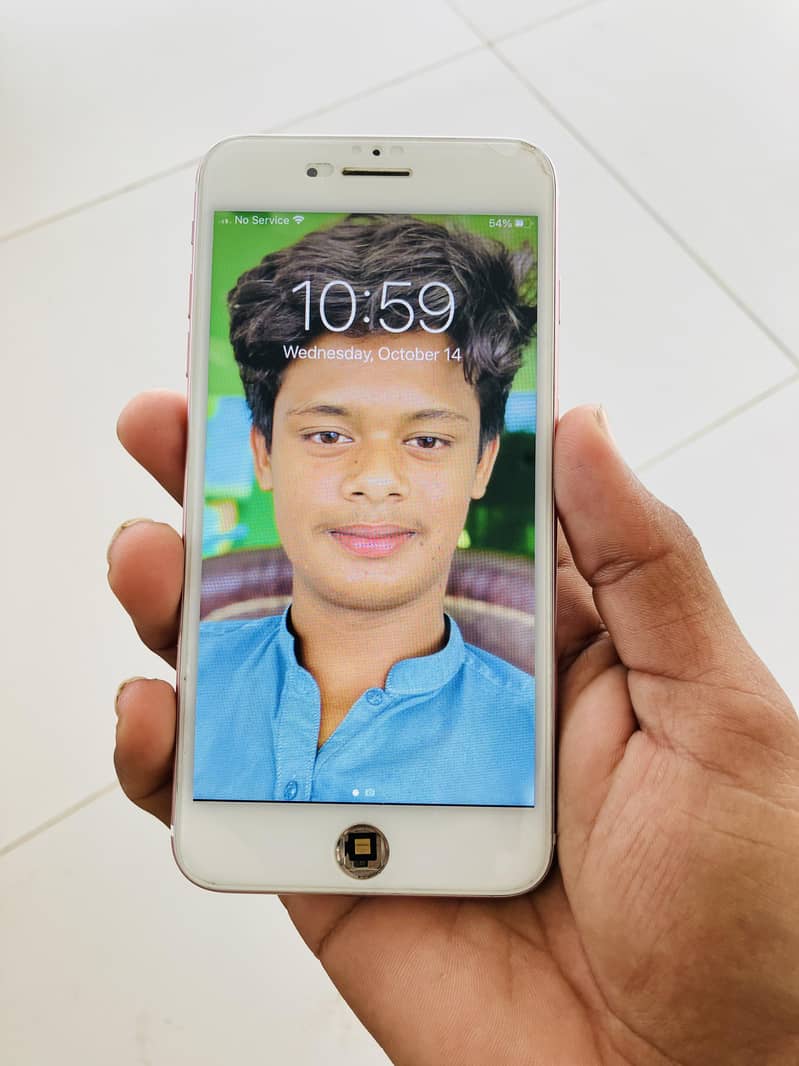Apple iPhone 7 Plus 1