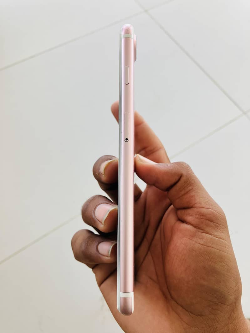 Apple iPhone 7 Plus 3