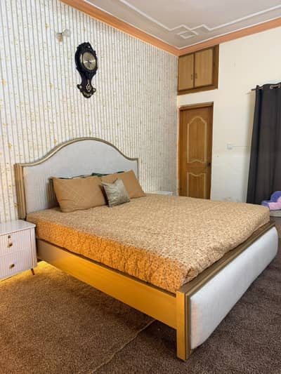 Deco Bed Set With Site Tables Dressing