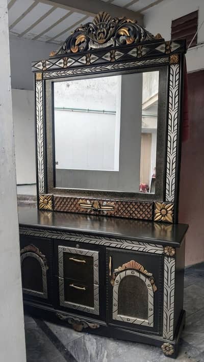 Dressing Table old like new
