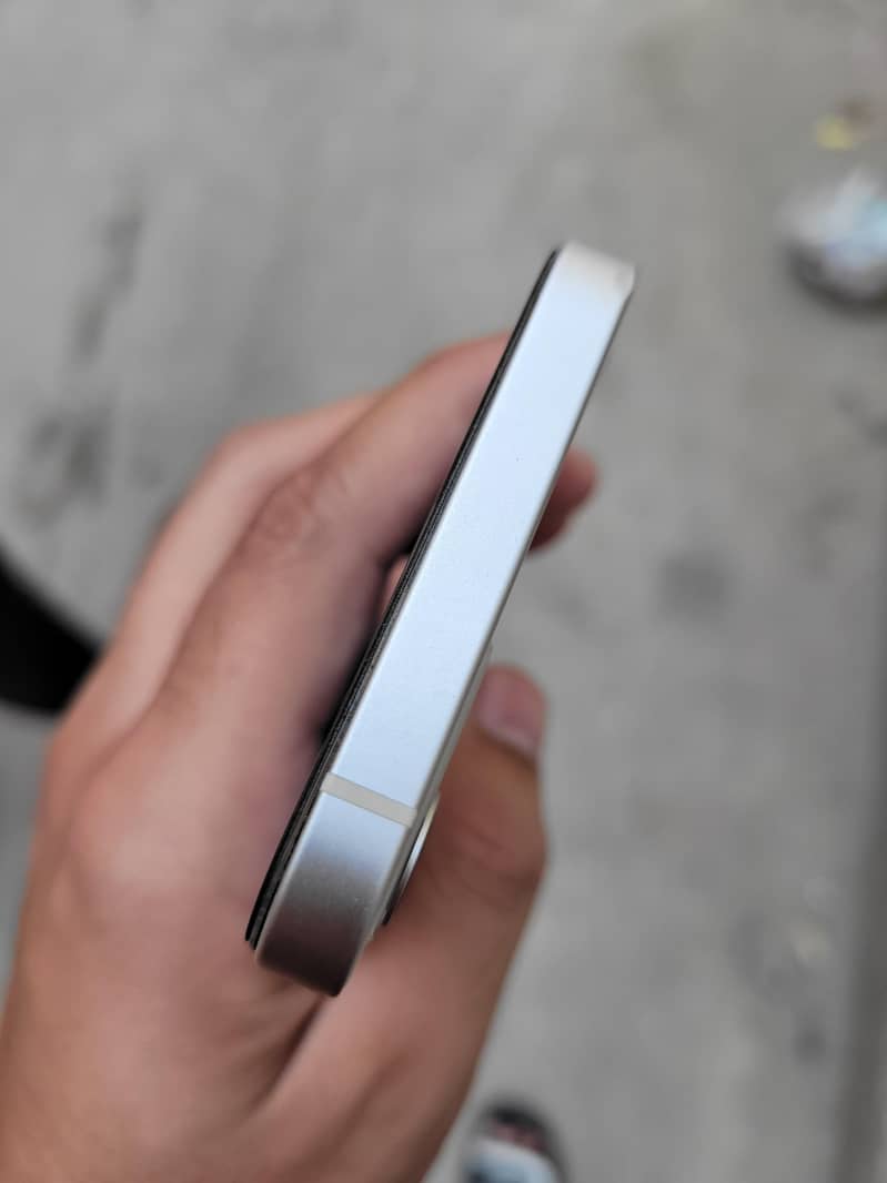 Apple iPhone 12 5