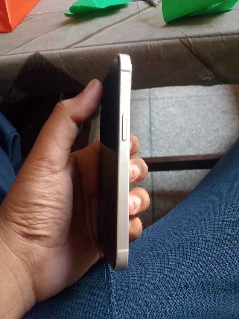 Apple iPhone 13 with 6