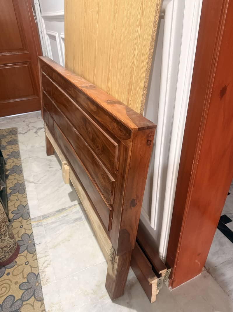 WOODEN BED 1
