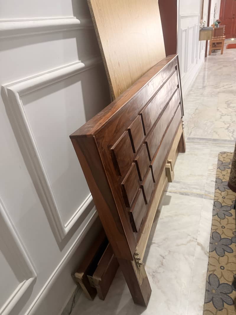 WOODEN BED 2
