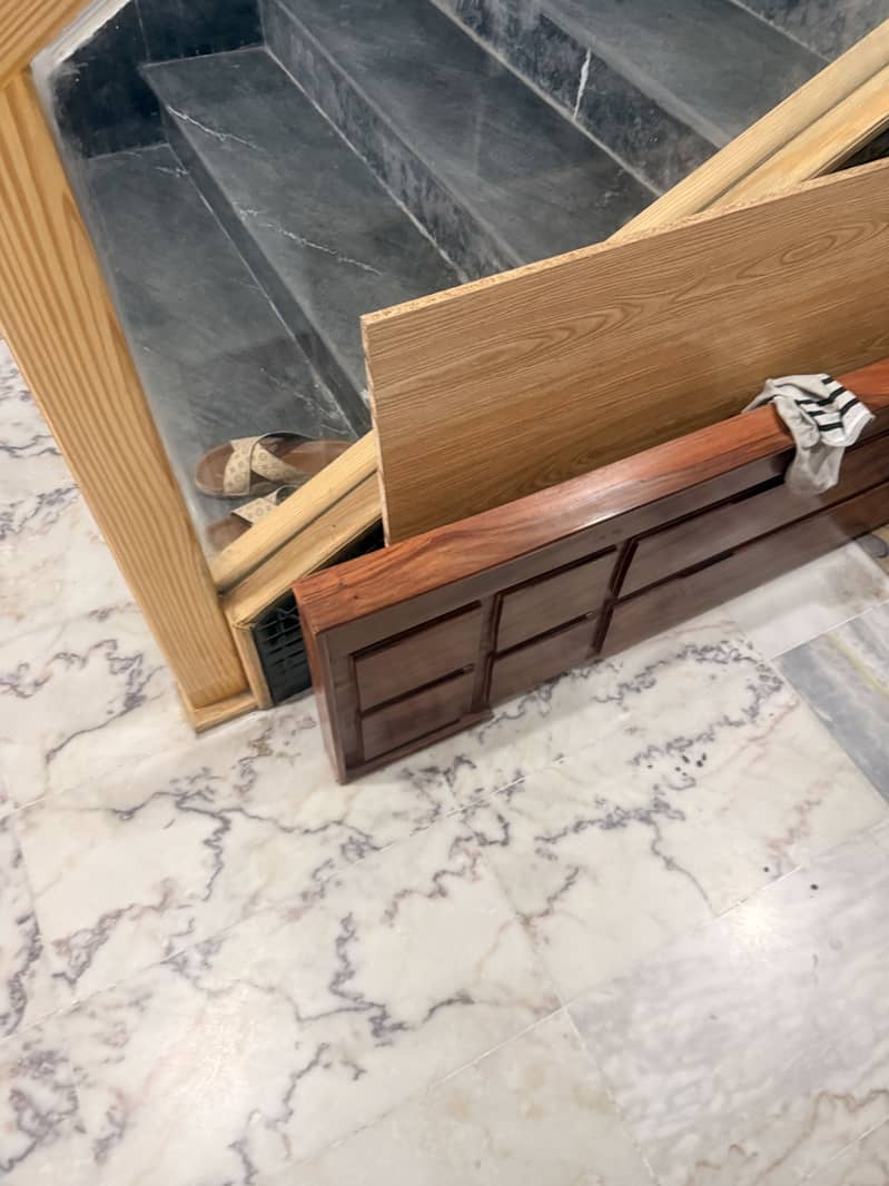 WOODEN BED 4