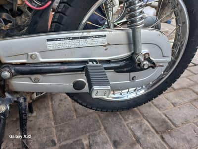 Honda 125 chain cover