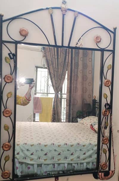 urgent sale Bed set