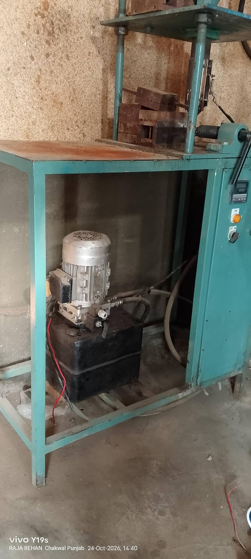 molding machine 2