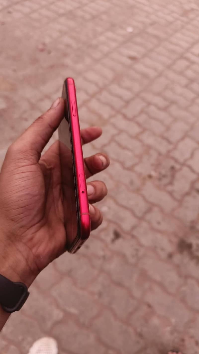 Apple iPhone XR 4