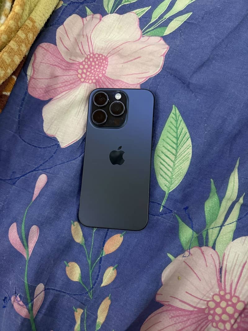 Apple iPhone 15 Pro 0