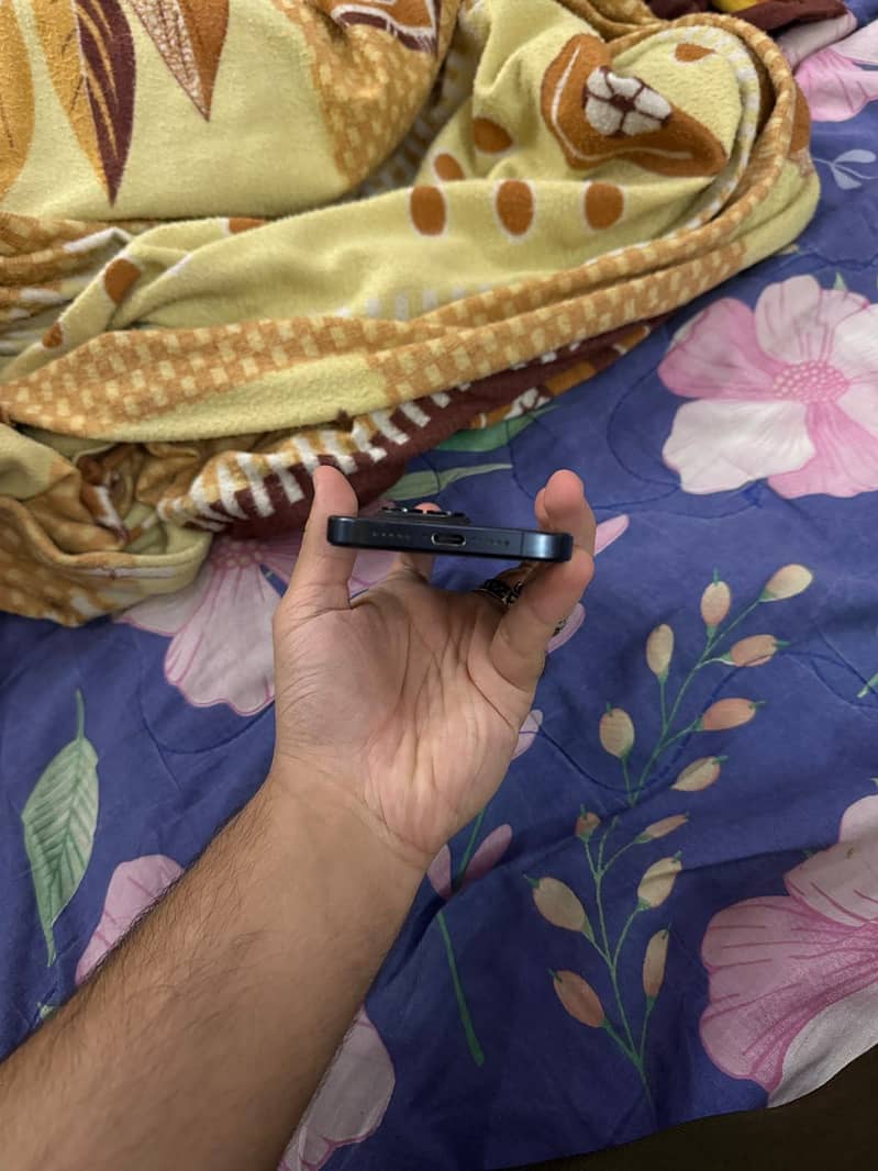 Apple iPhone 15 Pro 1