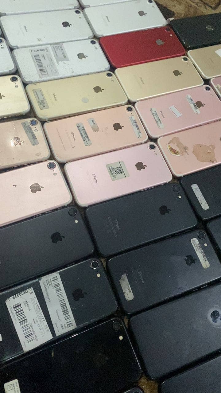 Apple iPhone 7 0