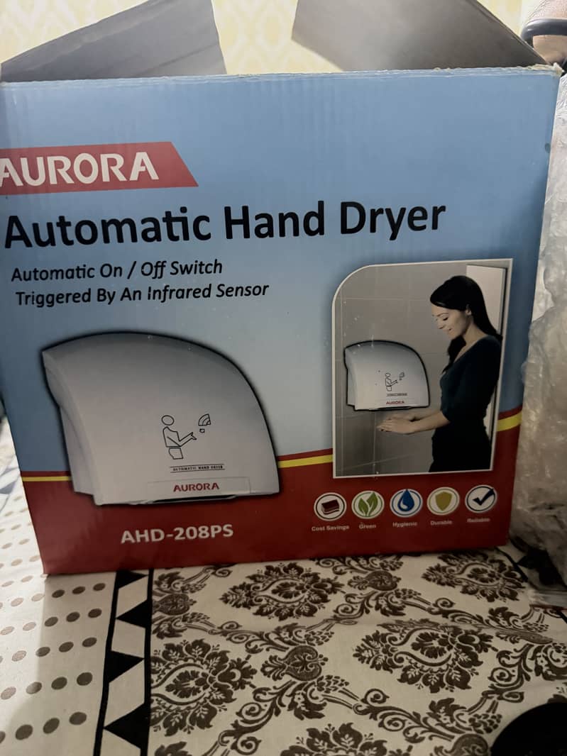 Hand dryer 0