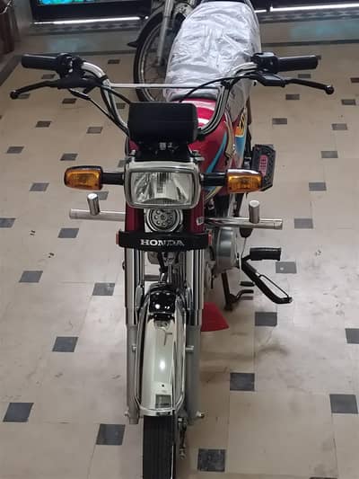 Honda cd70 brand new condition