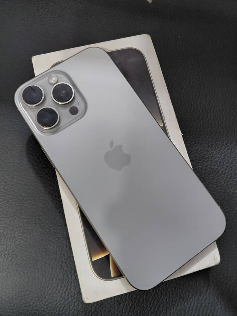 Apple iPhone 16 Pro Max 2