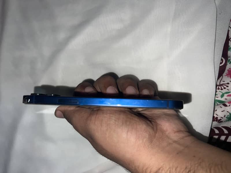 Apple iPhone 12 2