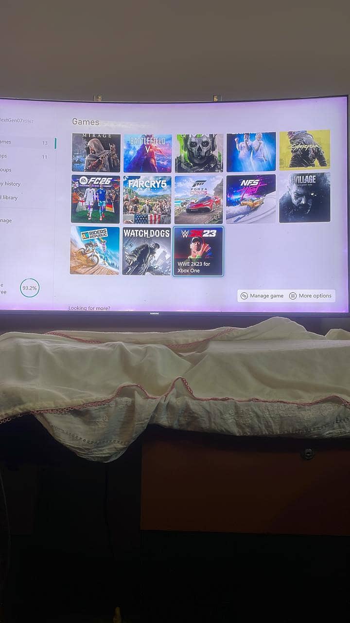 xbox one x 1tb with two controller 2