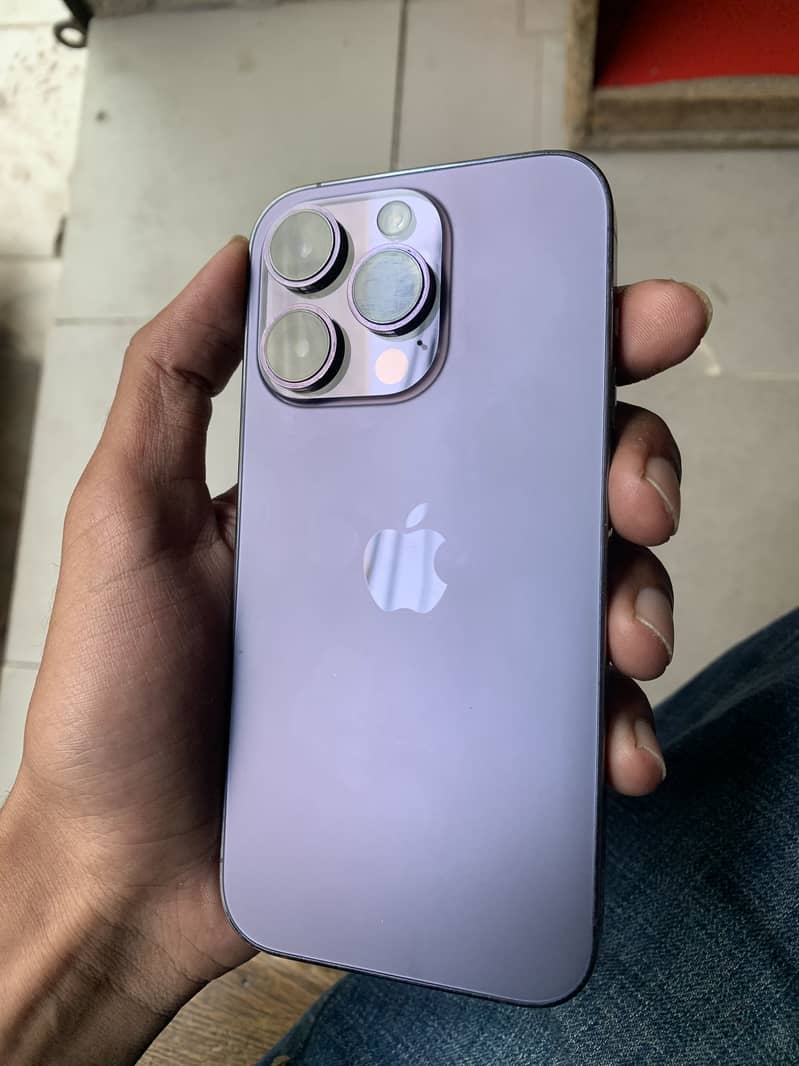 Apple iPhone 14 Pro 1