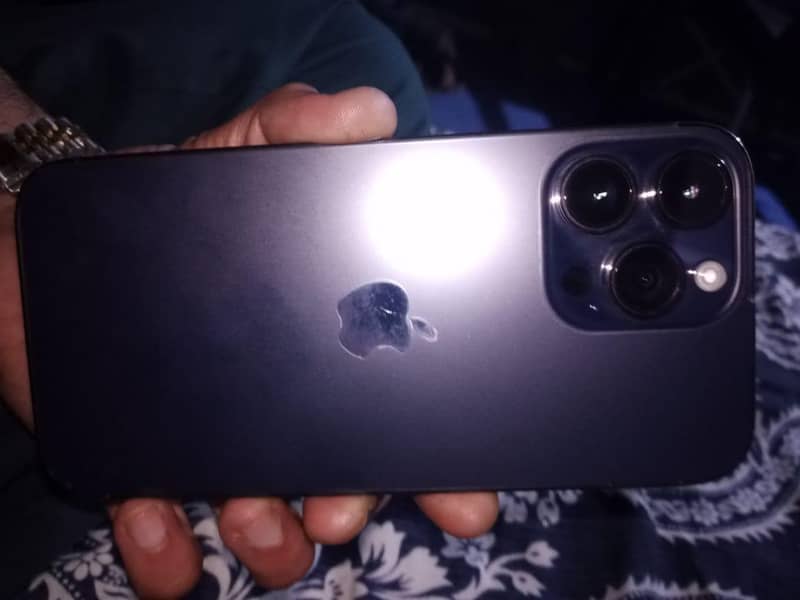Apple iPhone 14 Pro Max 1