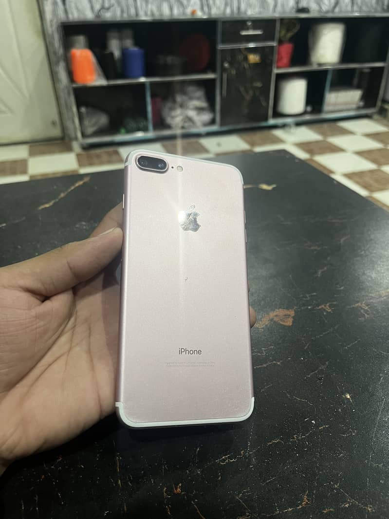 Apple iPhone 7 Plus 32gb 0