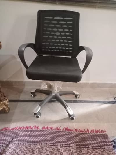 I want sell study table chair in good condition