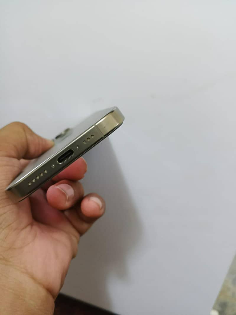Apple iPhone 15 Pro 7
