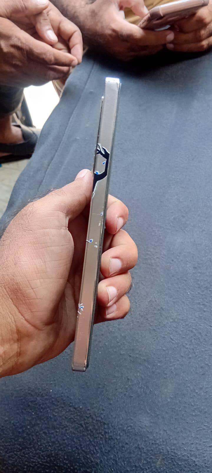 Infinix Note 40 5