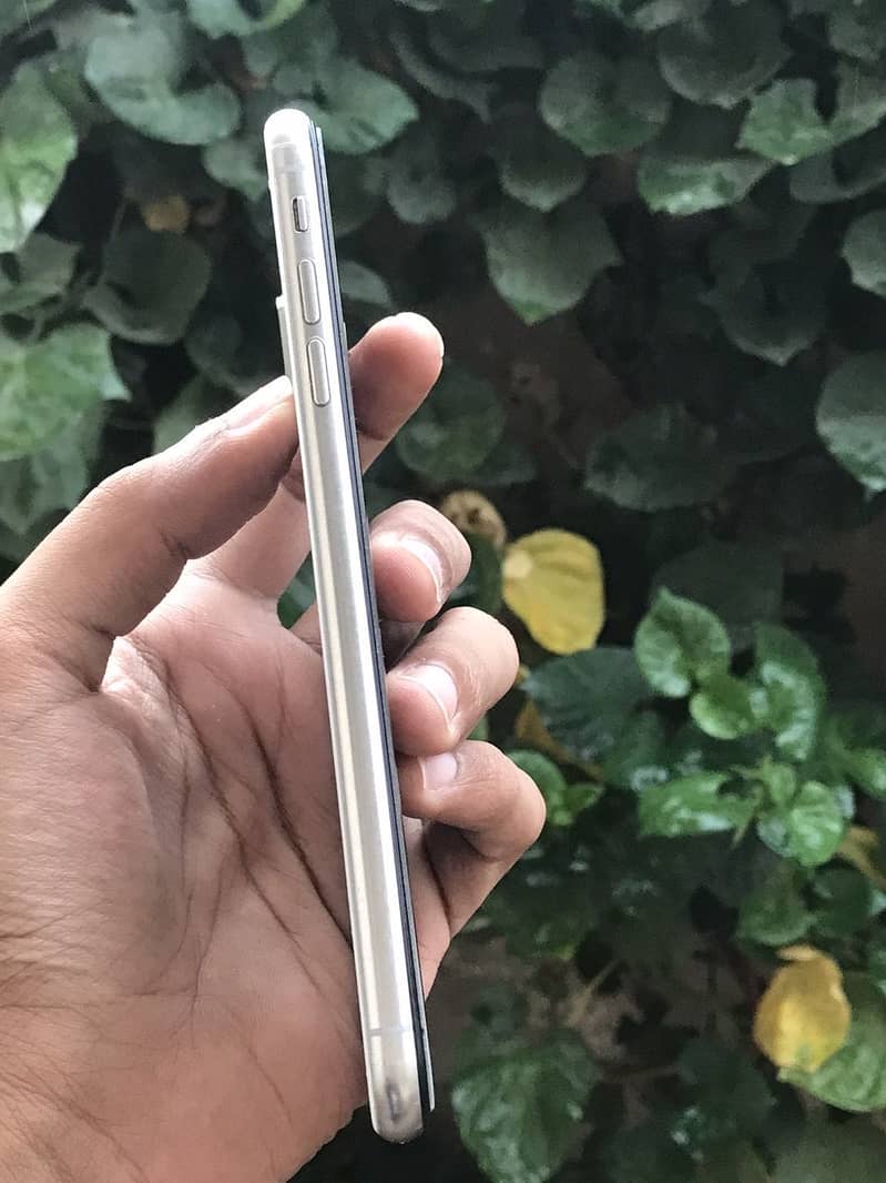 Apple iPhone XS Max 5