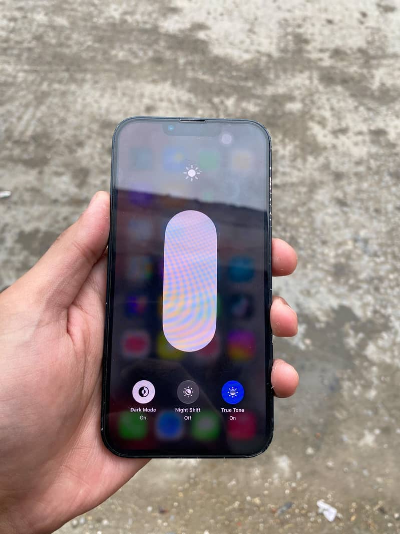 Apple iPhone 13 4
